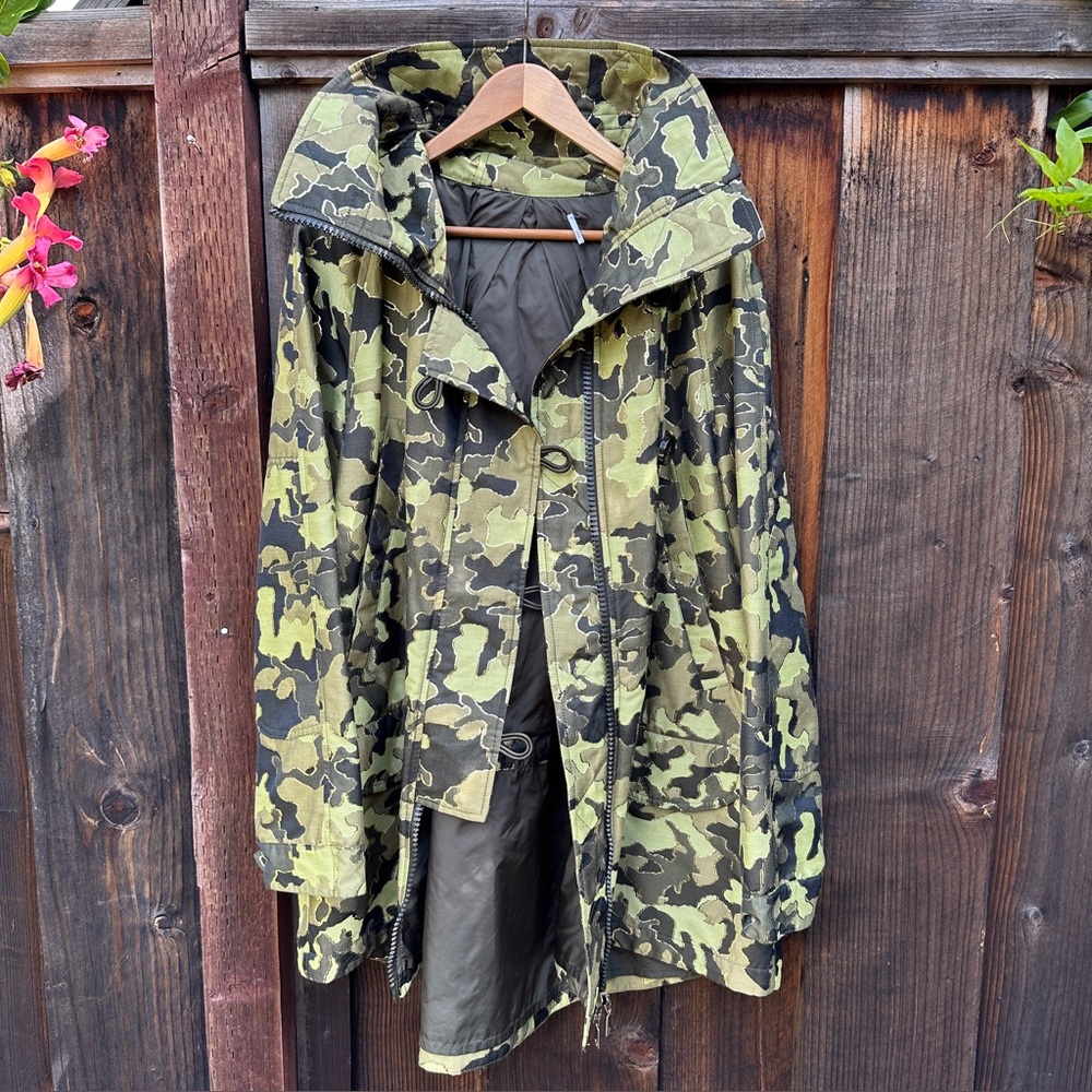 Moncler Green Camouflage Pistache Giubbotto Women’s Jacket Designer XL